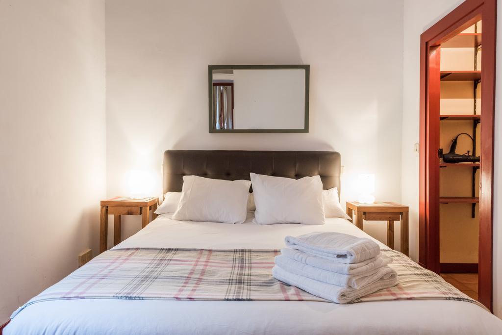 Apartamentos Madrid Centro W Esterno foto