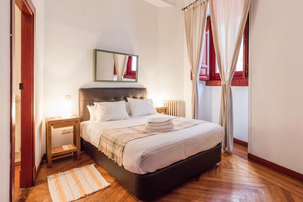 Apartamentos Madrid Centro W Esterno foto