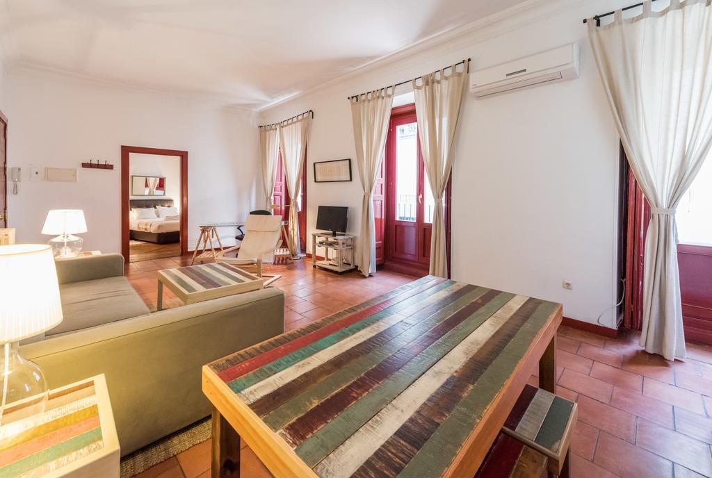 Apartamentos Madrid Centro W Esterno foto