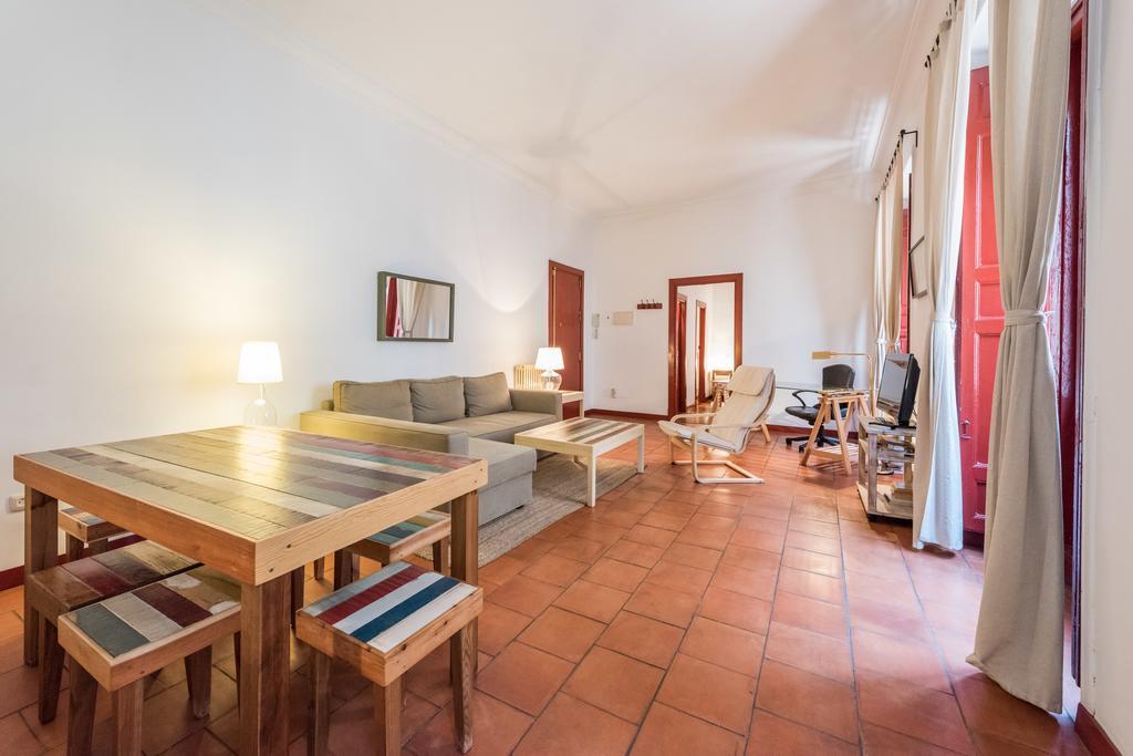 Apartamentos Madrid Centro W Esterno foto