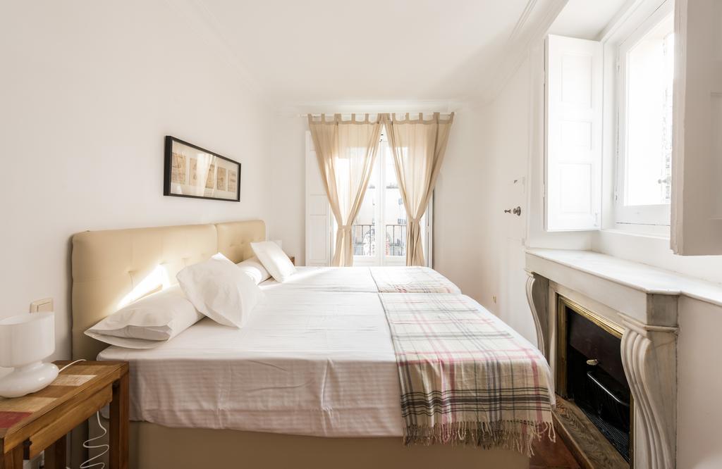 Apartamentos Madrid Centro W Esterno foto