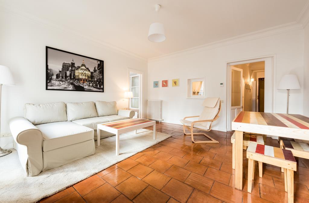 Apartamentos Madrid Centro W Esterno foto