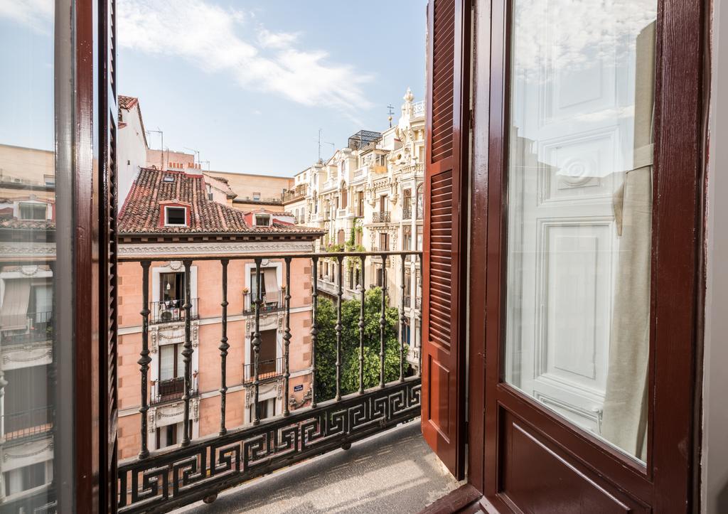 Apartamentos Madrid Centro W Esterno foto