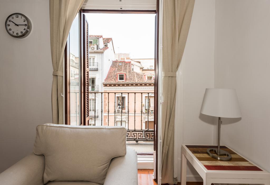 Apartamentos Madrid Centro W Esterno foto