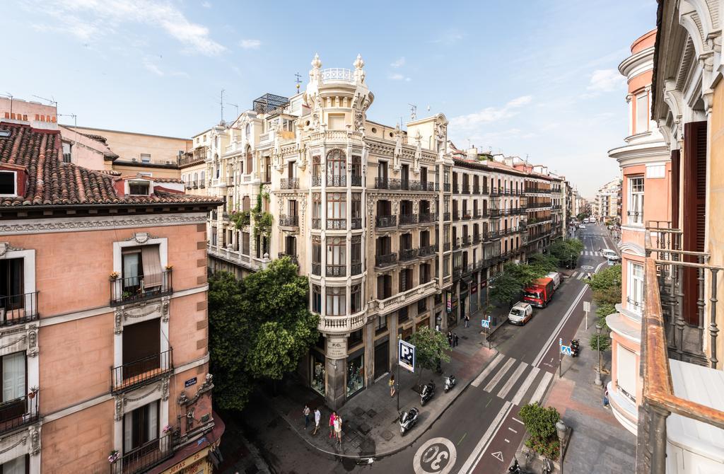 Apartamentos Madrid Centro W Esterno foto