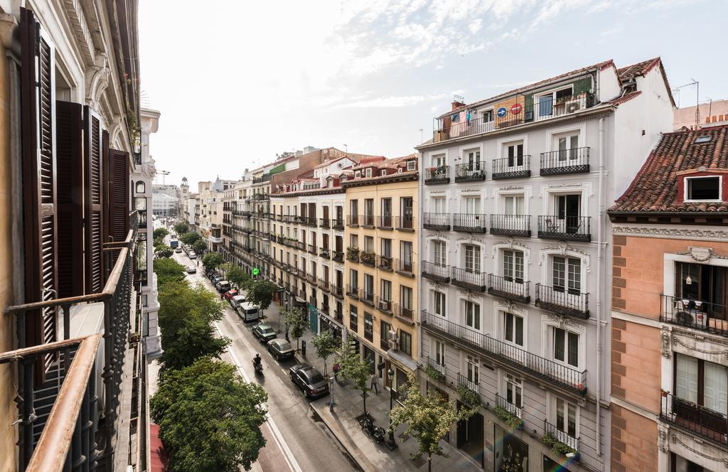 Apartamentos Madrid Centro W Esterno foto