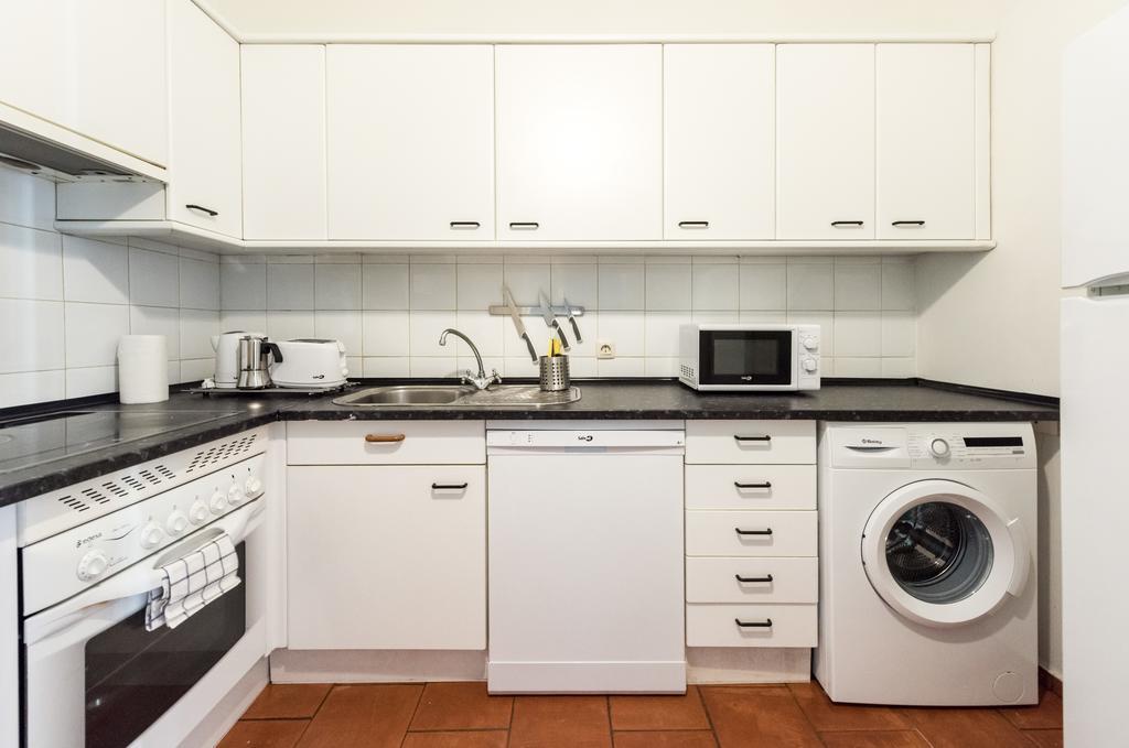 Apartamentos Madrid Centro W Esterno foto