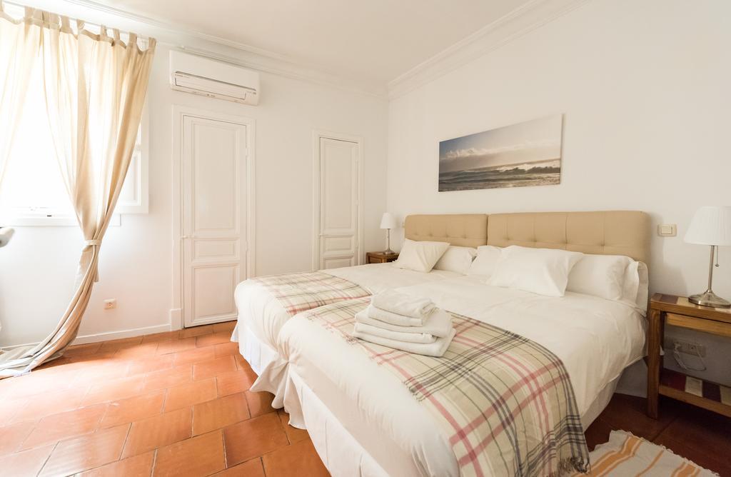 Apartamentos Madrid Centro W Esterno foto