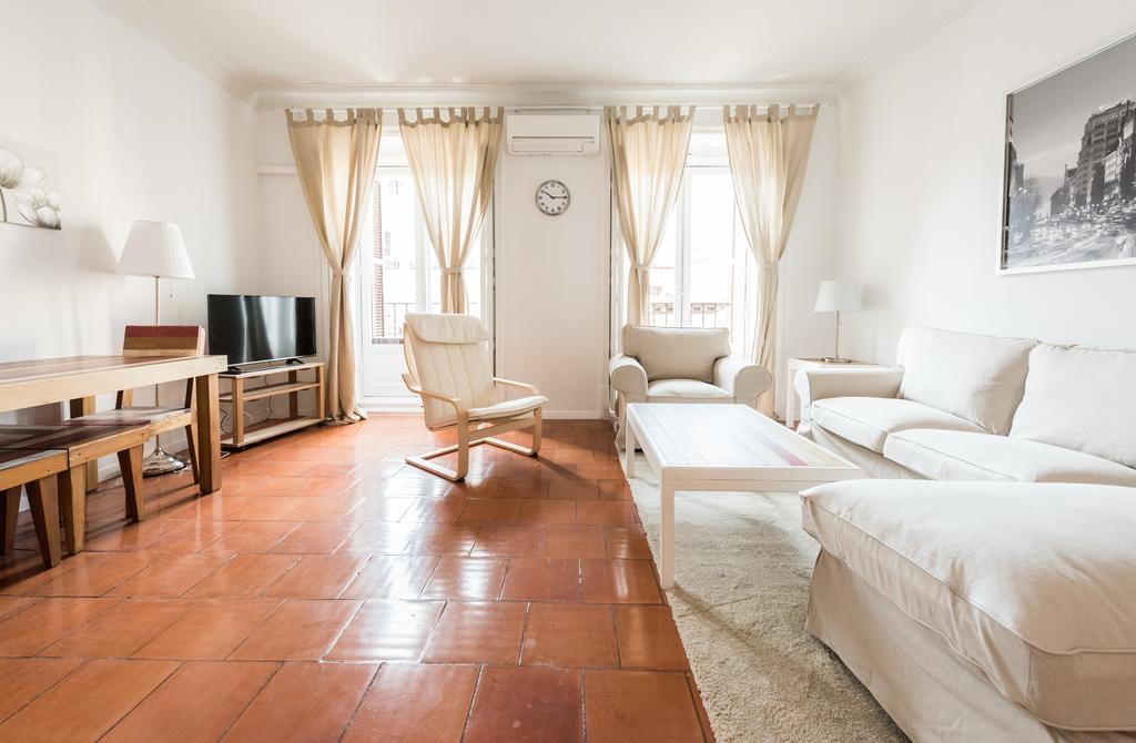 Apartamentos Madrid Centro W Esterno foto