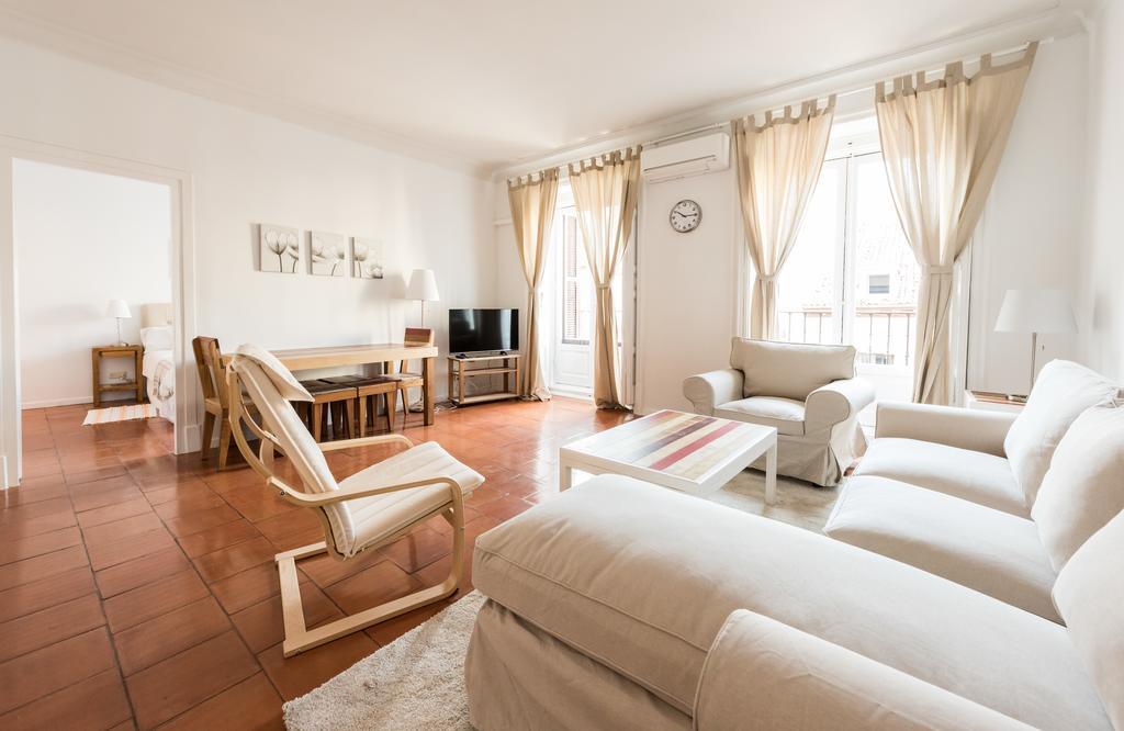 Apartamentos Madrid Centro W Esterno foto