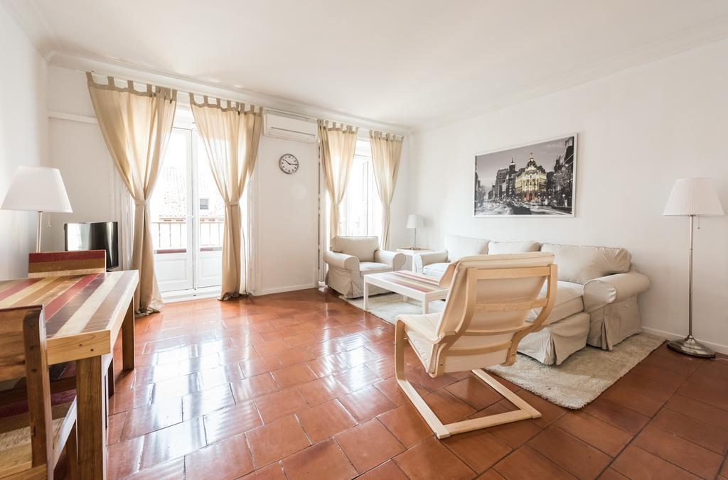 Apartamentos Madrid Centro W Esterno foto