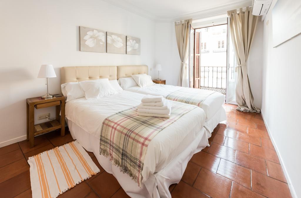 Apartamentos Madrid Centro W Esterno foto