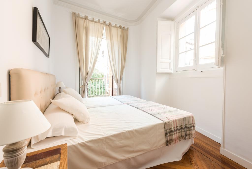 Apartamentos Madrid Centro W Esterno foto