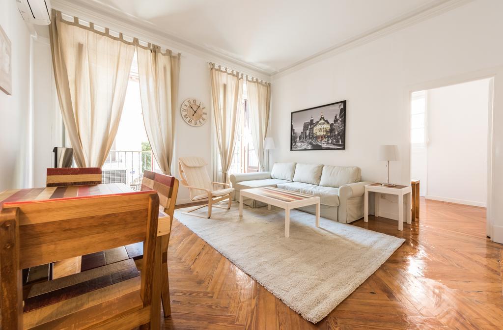 Apartamentos Madrid Centro W Esterno foto