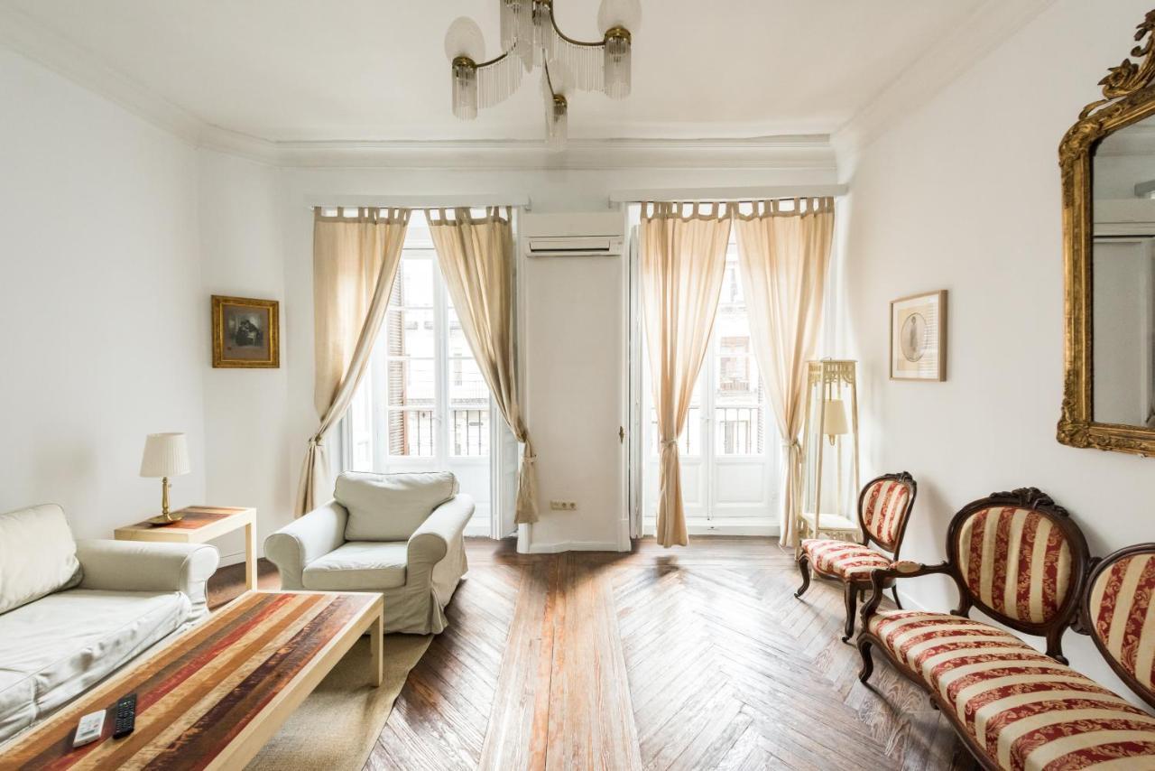 Apartamentos Madrid Centro W Esterno foto