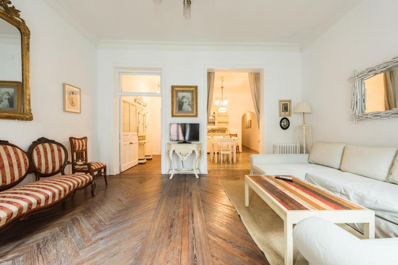Apartamentos Madrid Centro W Esterno foto