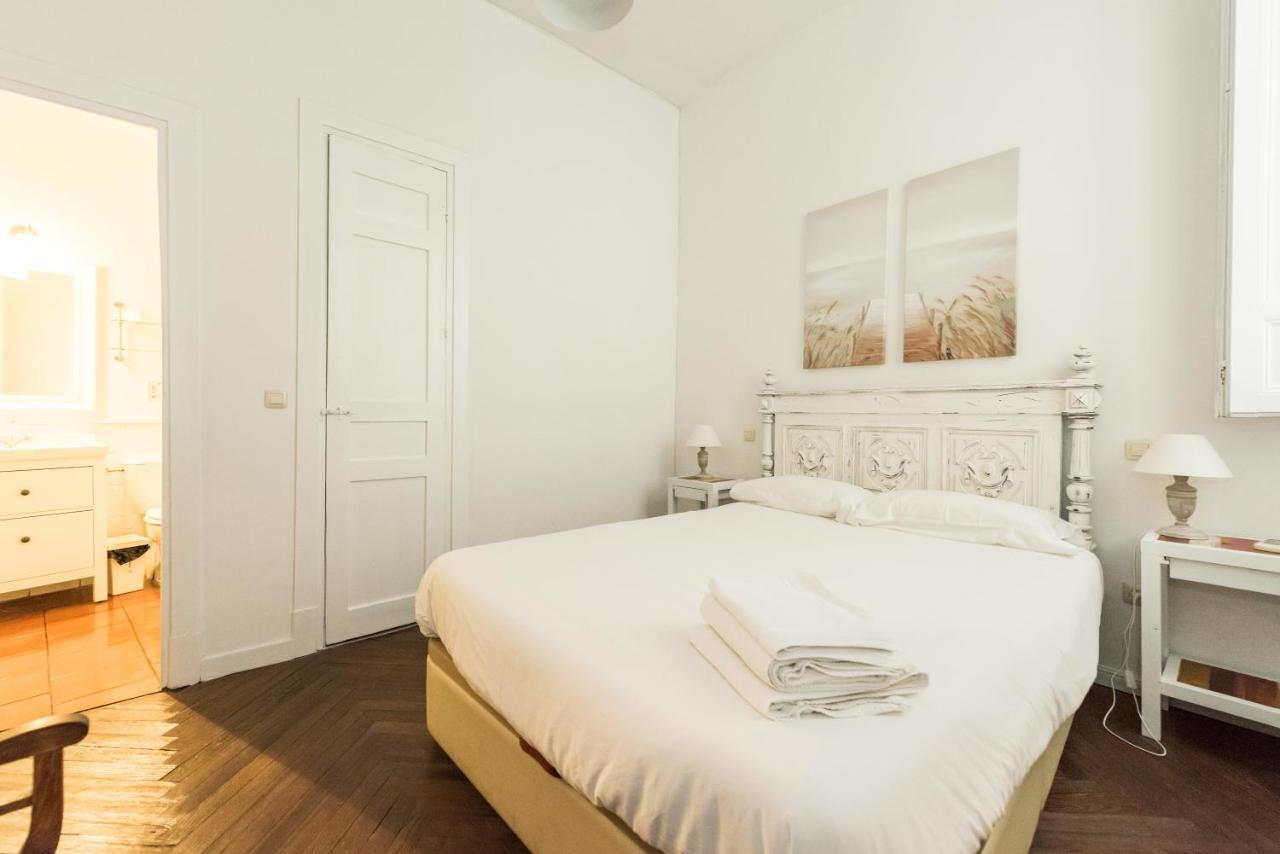 Apartamentos Madrid Centro W Esterno foto